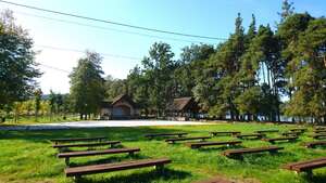 Amfiteatr przy jeziorze Wielewskim