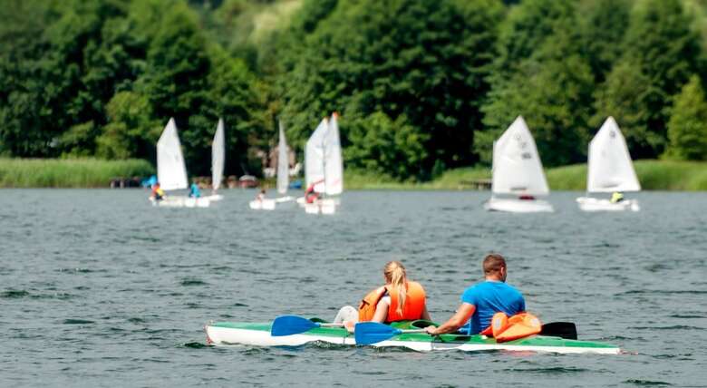 kajaki nad jeziorem wielewskim