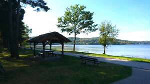 Altany nad jeziorem wielewskim